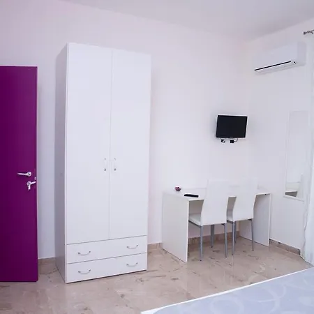 Note Di Colore Πανσιόν *